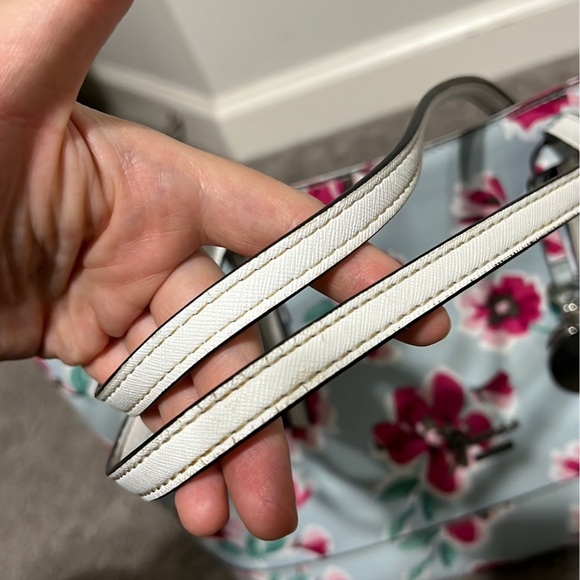 Guess Floral White Pink Tote - Picture 11 of 11